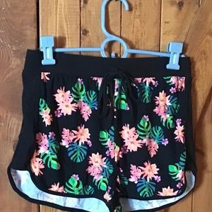 Size Med 7-9 flower shorts